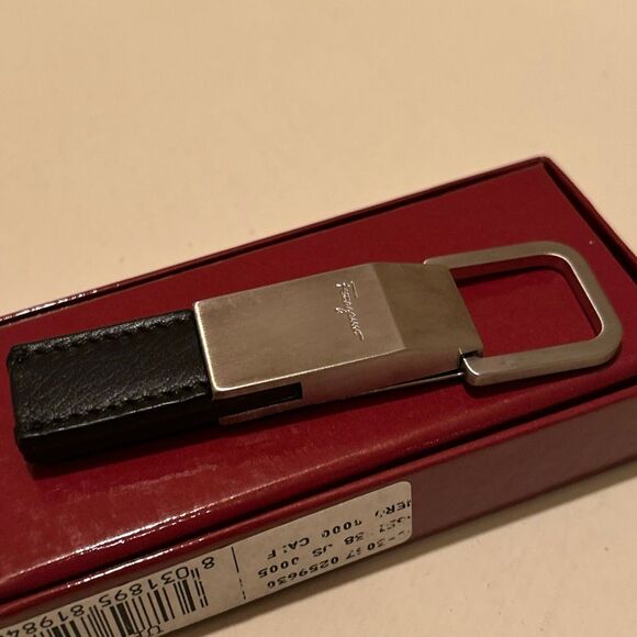 Ferragamo Black Leather Fob Keychain Silver Hardware Unisex Quiet Luxury - Picture 7 of 9